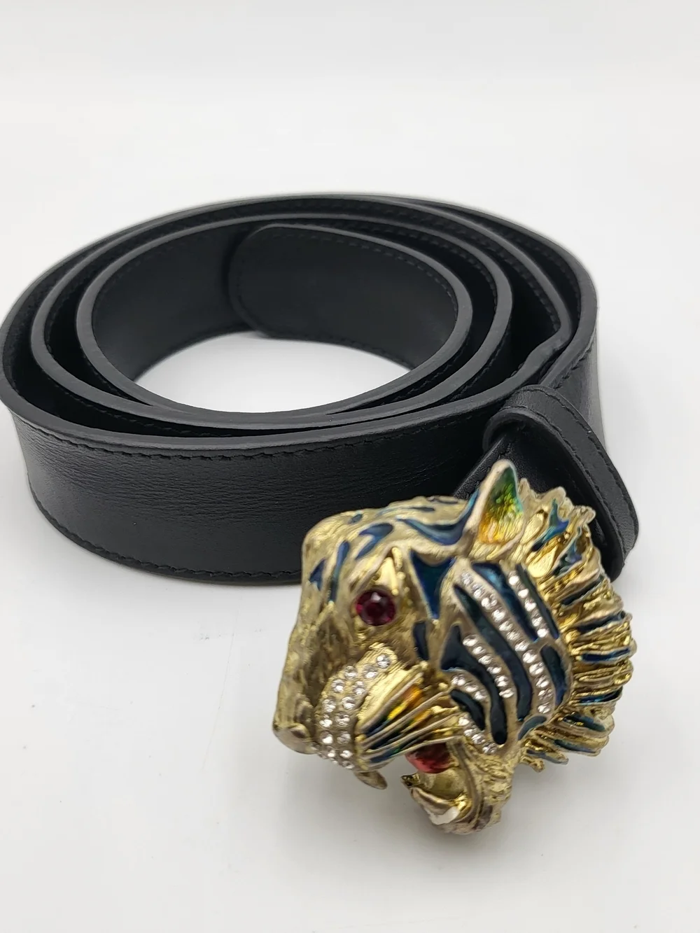 GUCCI Feline Tiger Head Buckle Leather Belt...Authentic..